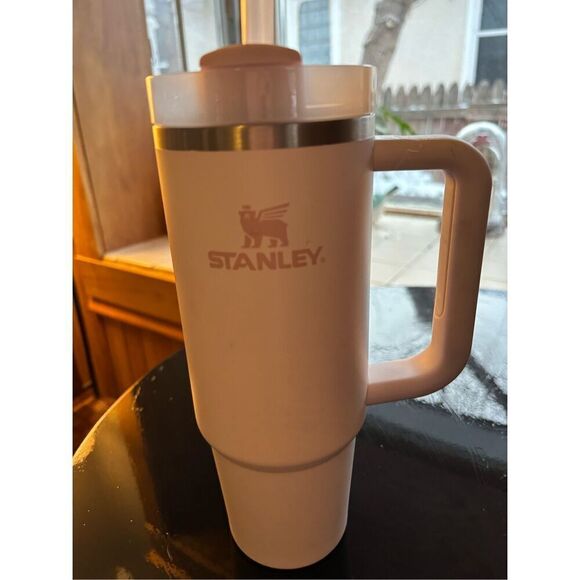 Stanley 30 oz Tumbler - Picture 1 of 4